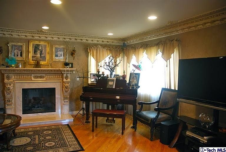 1st image of 1414 Dartmouth Dr
