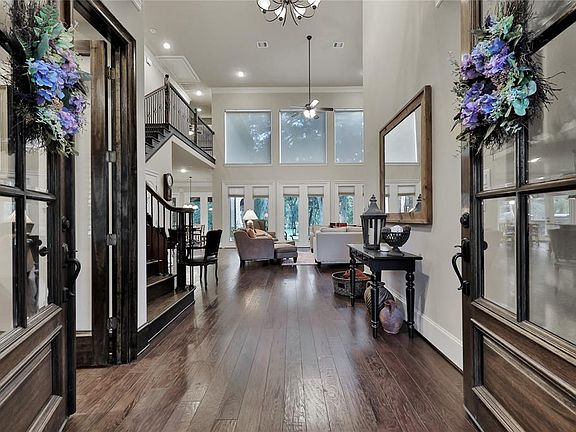 3rd image of 17 Westpoint Dr