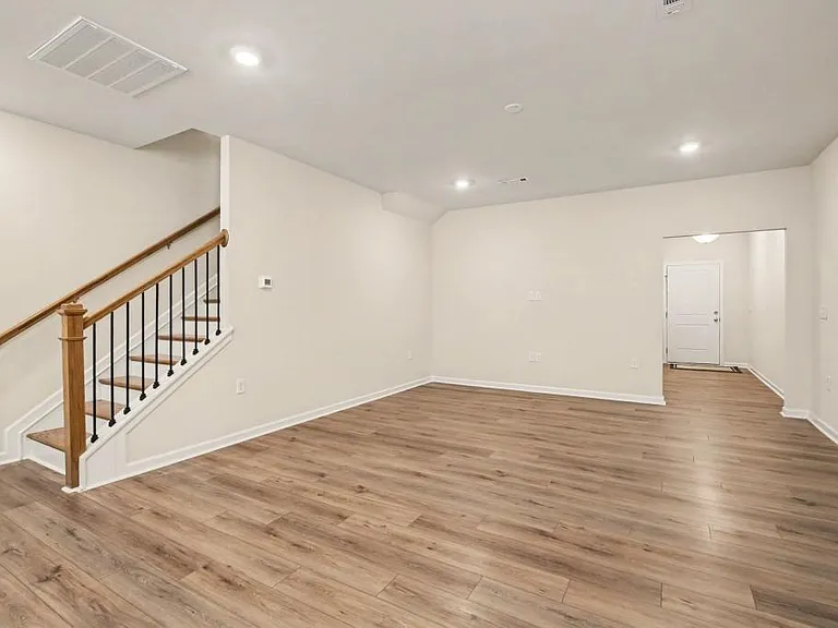 909 Falls Grove Trl — Photo 6