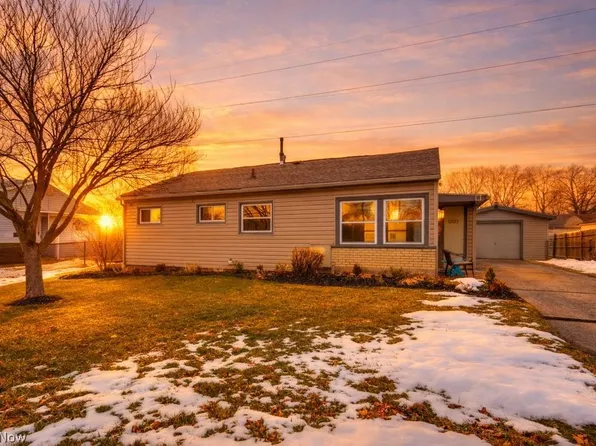 1203 Sarlson Ave, Akron, OH 44314