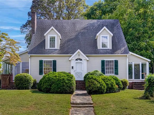 2240 Sherwood Dr, Winston Salem, NC 27103