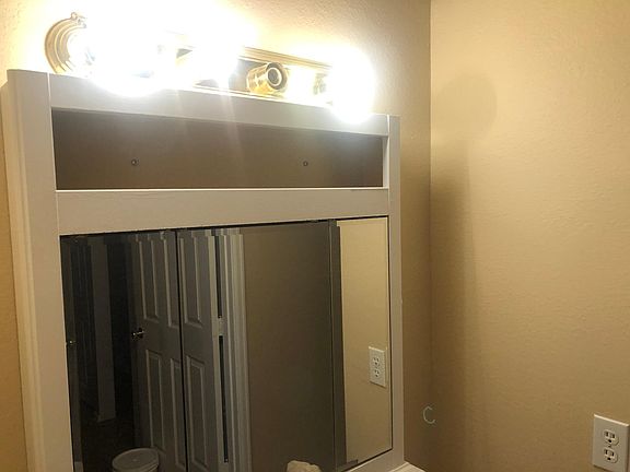 5th image of 207-1180 Yosemite St #207