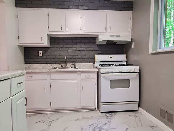 757 Wilkinsburg Kitchen