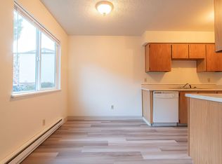 2232 SE Pine St APT 21, Portland, OR 97214