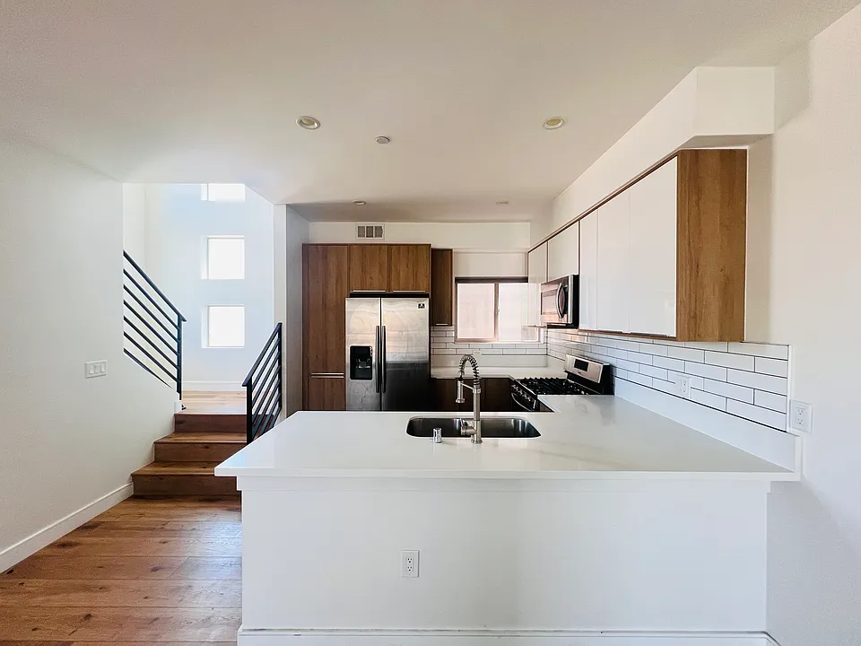 250 S Burlington Ave #250