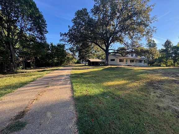 3rd image of 1112 Shoaf Rd