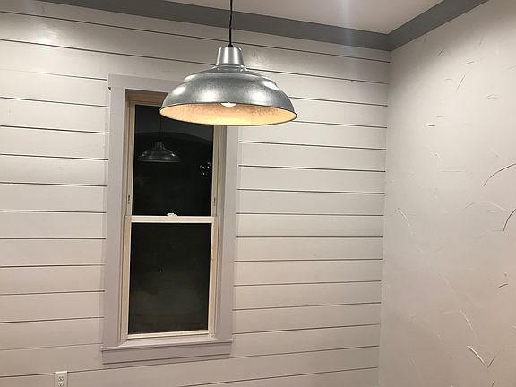 3rd image of 805 E Clay Ave