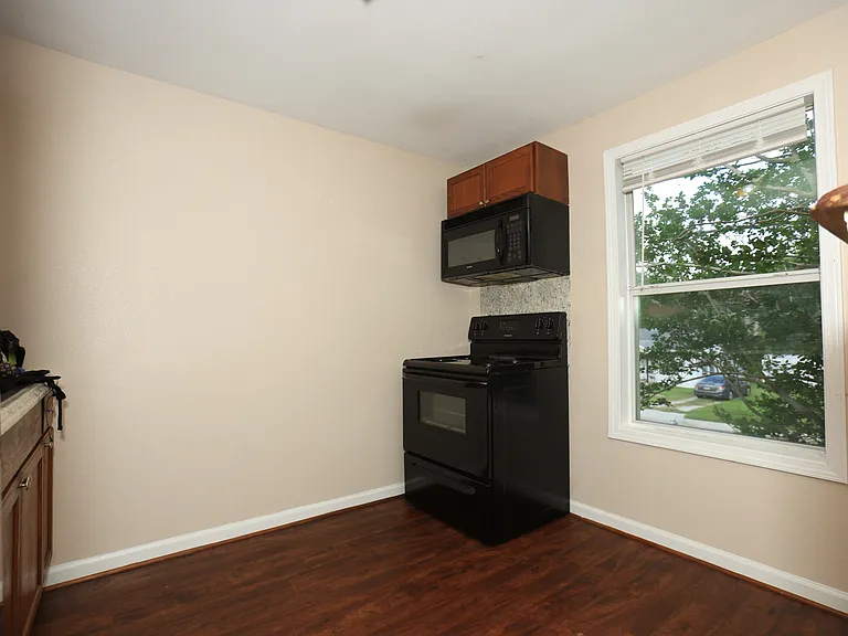 256 E Pecan Ln #3 — Photo 6