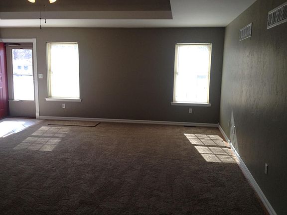 3rd image of 859 S Sunrise Dr
