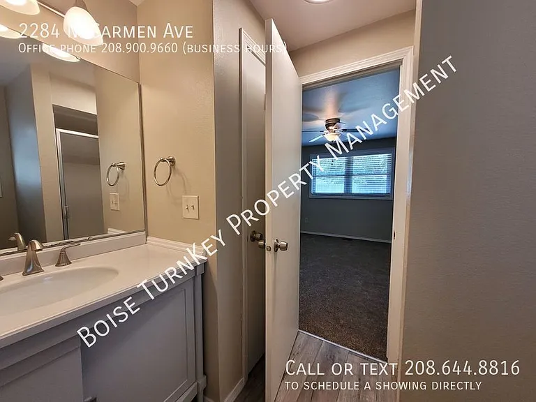 2284 N Carmen Ave — Photo 28