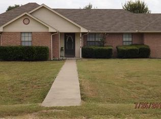 311 Meandering Way, Palmer, TX 75152