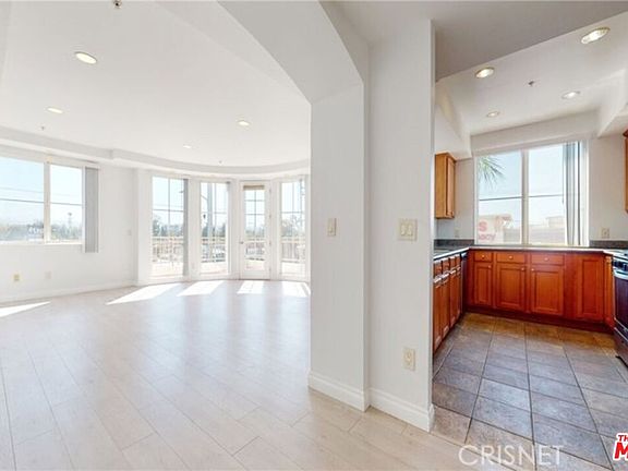 5th image of 6800 Corbin Ave Unit 202