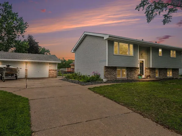 810 Sunny Ln, Anoka, MN 55303
