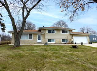 2N113 Bernice Ave, Glen Ellyn, IL 60137