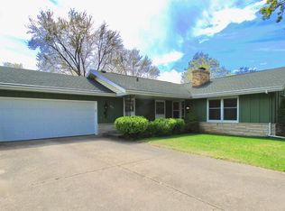 834 E Petunia Ln, Beloit, WI 53511