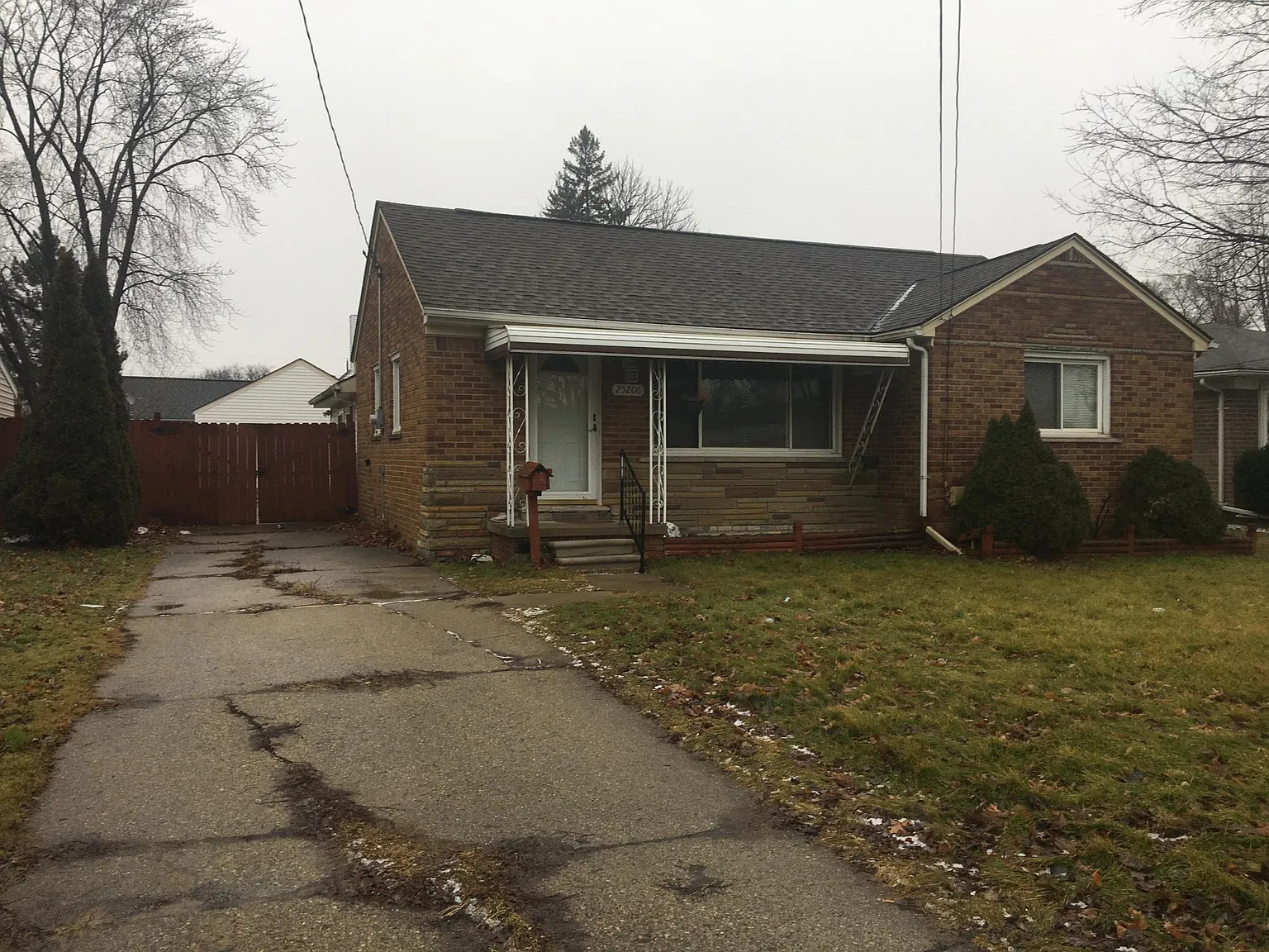 25206 Eureka Dr photo 1