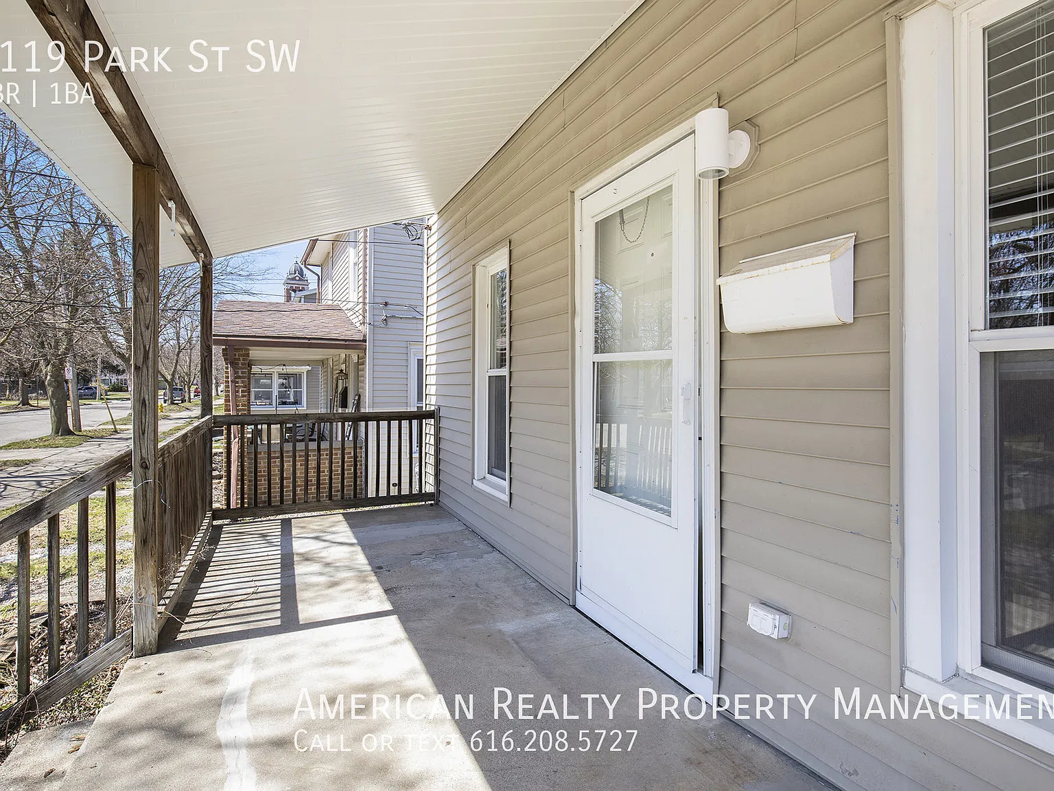 3 bed, 1128 sqft, $2,400 — Photo 2