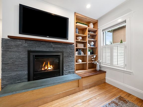 5th image of 23 Lawndale St