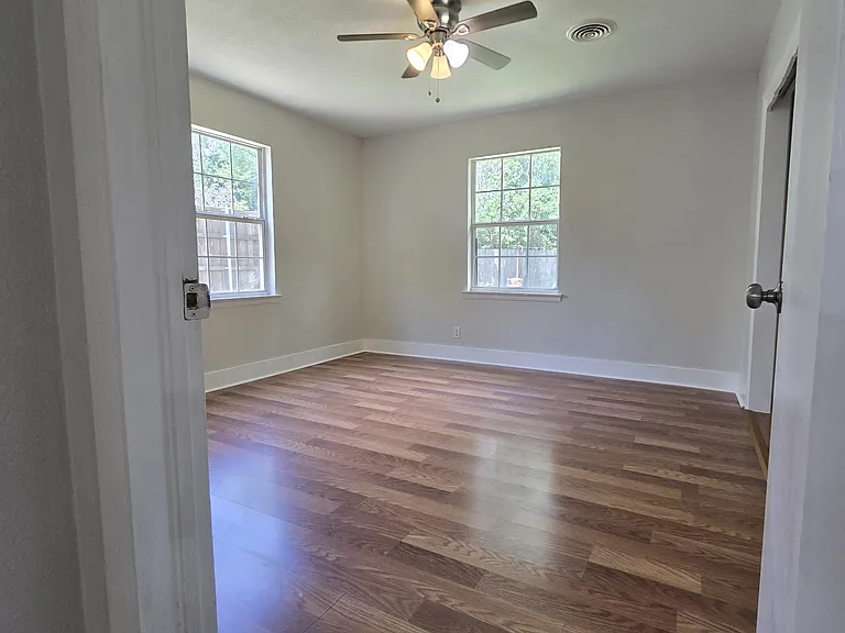 425-427 Richland St #427 — Photo 9