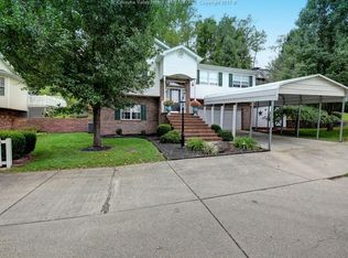 11 Dogwood Ln, Saint Albans, WV 25177