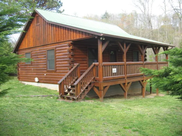 322 Hickory Branch Rd, Whittier, NC 28789