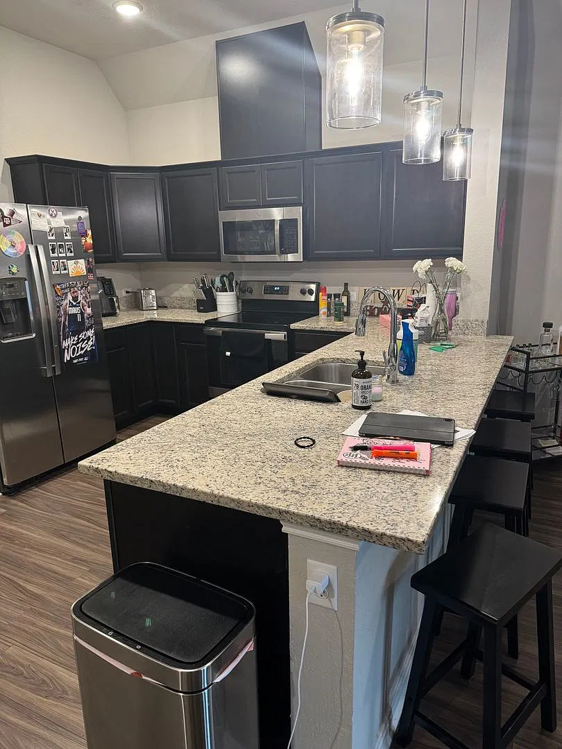 Charming 3 Bed/2 Bath Home in Bryan! — Photo 3
