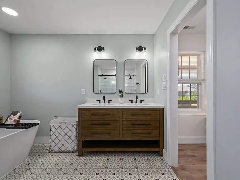 511 W Archdale St #A — Photo 19