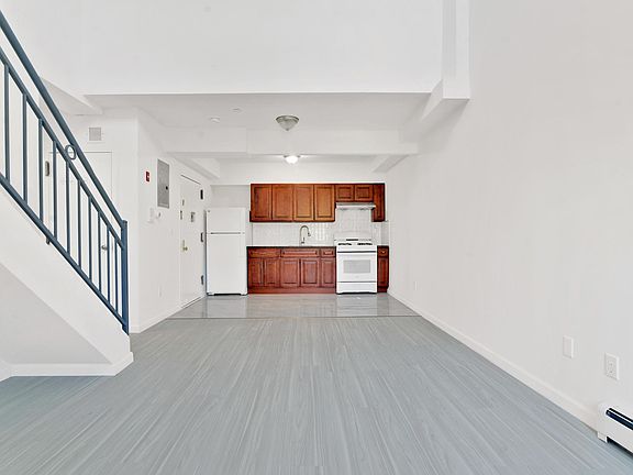 5th image of 5211 102nd St #1F