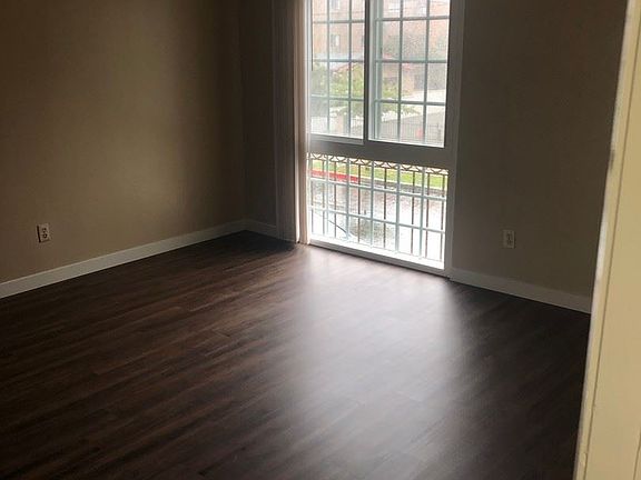 4th image of 501 S Grevillea Ave #6