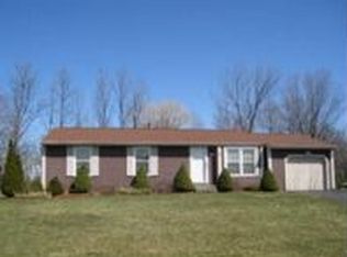 7384 Oakpost Rd, Liverpool, NY 13088