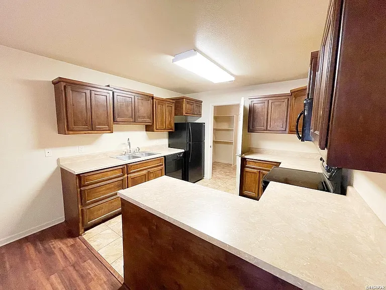 105 Parkshores Rd #A — Photo 2