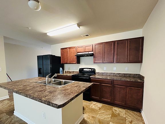 4th image of 2085 Belmont Cir