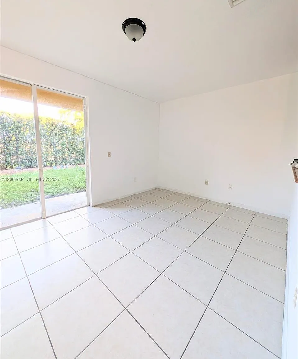 South Pointe Cove Condo — Photo 3