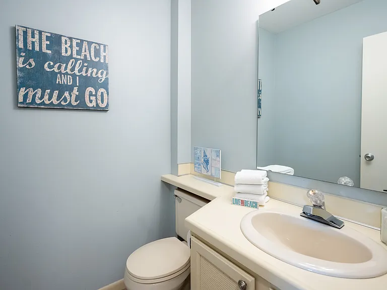 214 N Harbor Dr — Photo 9