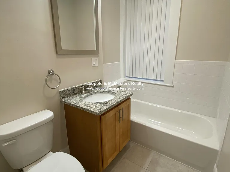 12 Short St #5 — Photo 3
