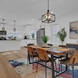 4 bed, 3.0 bath, 2200 sqft, $5,000 — Photo 3