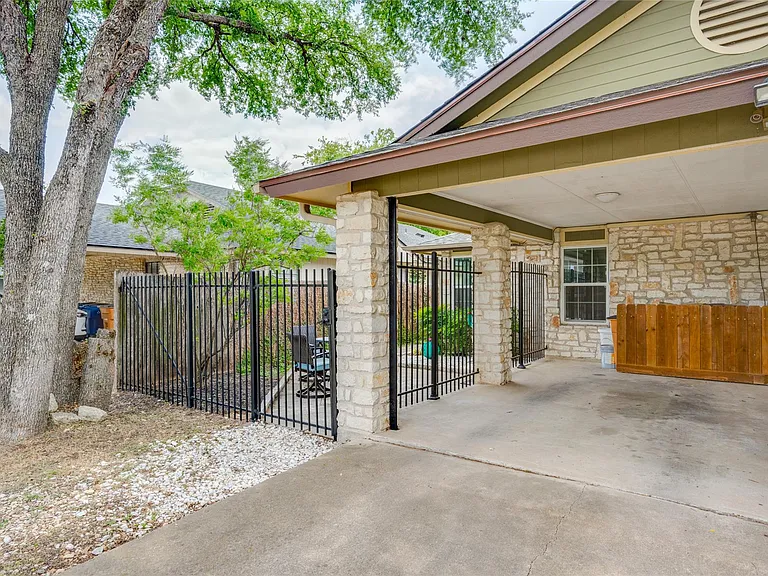 2412 Thornton Rd #B — Photo 3