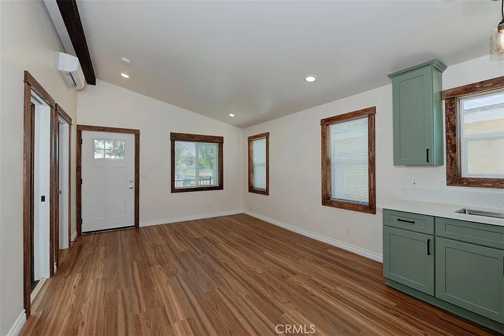2 bed, 526 sqft, $2,450 — Photo 4