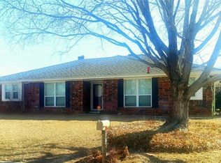 103 Saint Charles Pl, Chickasha, OK 73018