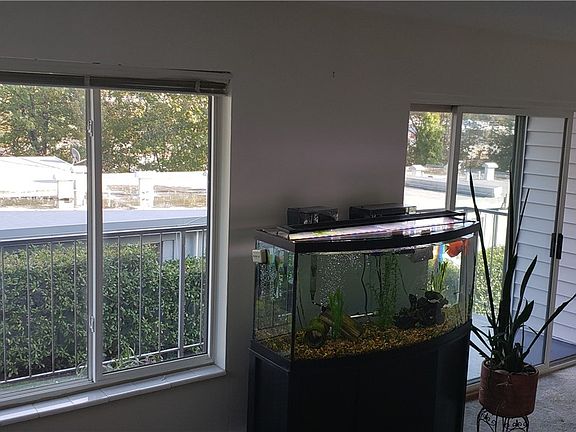 4th image of 2562 Thorndyke Ave W APT 201