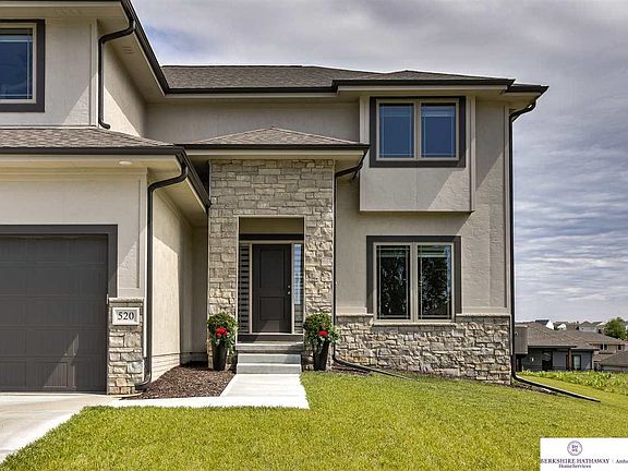 3rd image of 520 Sherwood Dr