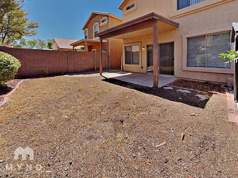 10524 W Almeria Rd — Photo 28