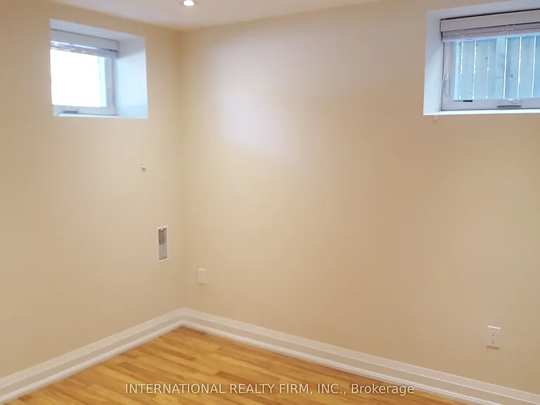 24 Duggan Ave #LOWER — Photo 13