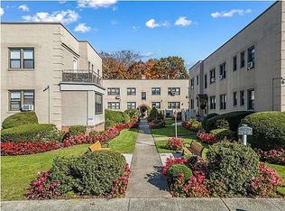 272 Cedarhurst Ave, Cedarhurst, NY 11516