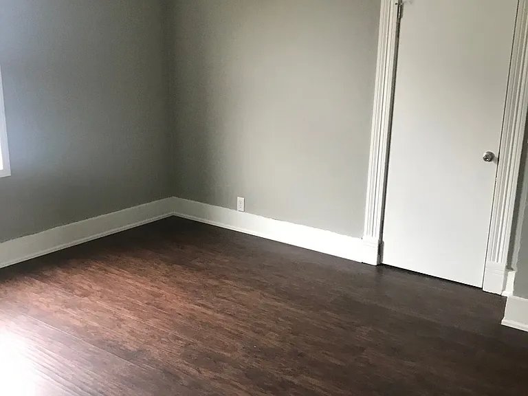 556 N Clay St — Photo 14