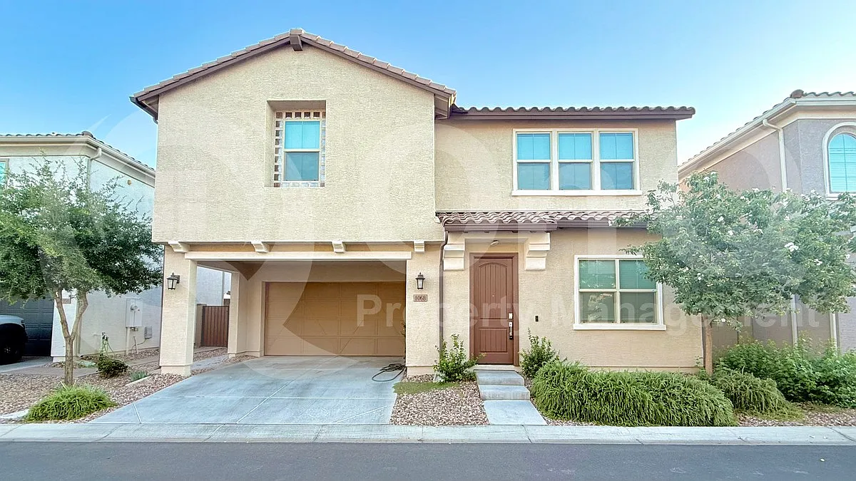 3 bed, 3.5 bath, 2239 sqft, $2,575 — Photo 2