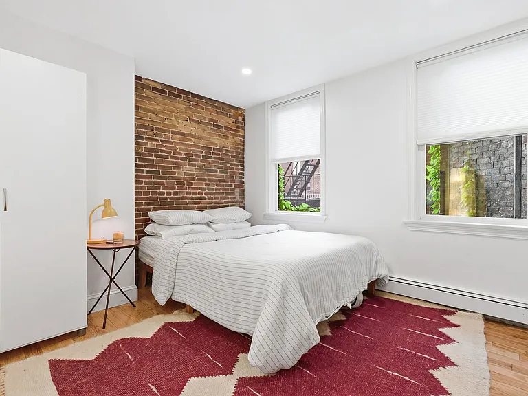 4 Derne St #2 — Photo 16