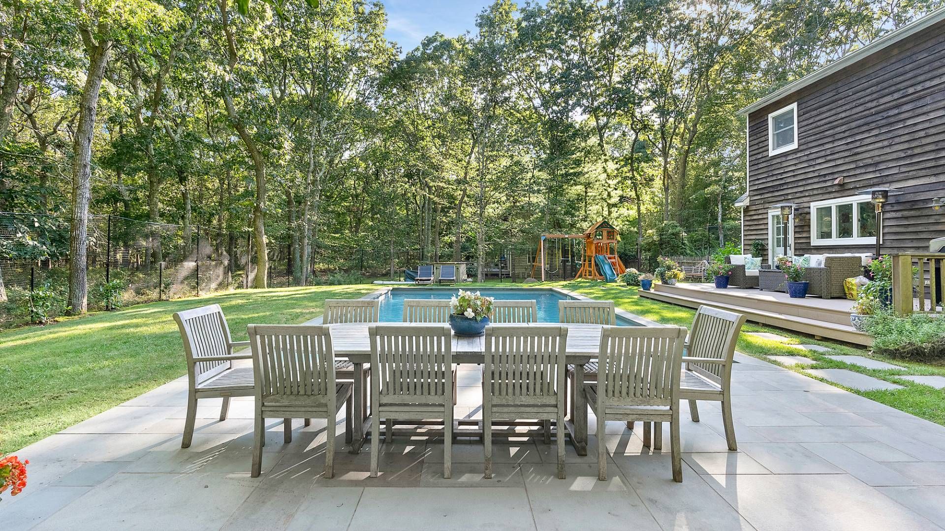 364 Accabonac Rd, East Hampton, NY 11937 Out East