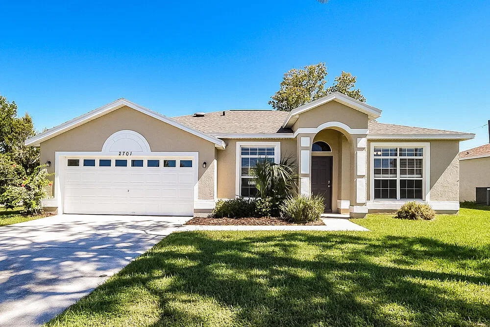 3 bed, 2.0 bath, 1633 sqft, $2,125 — Photo 1