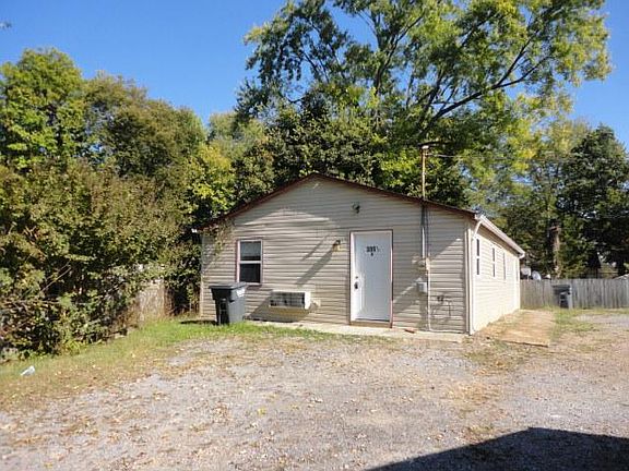 2nd image of 305 1/2 Locust St #A
